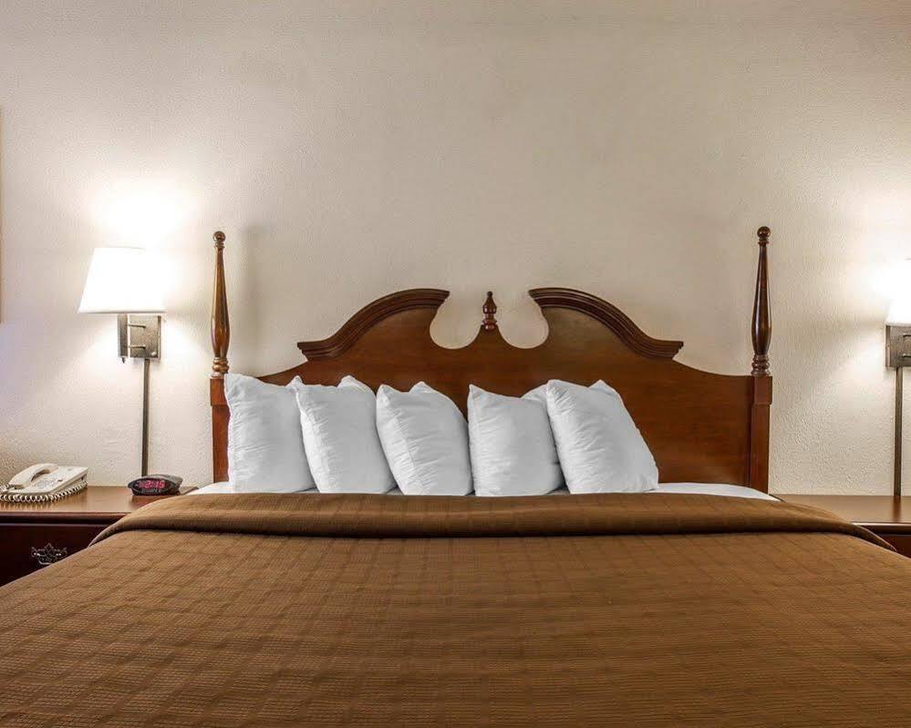 Quality Inn Suwanee I-85 Εξωτερικό φωτογραφία